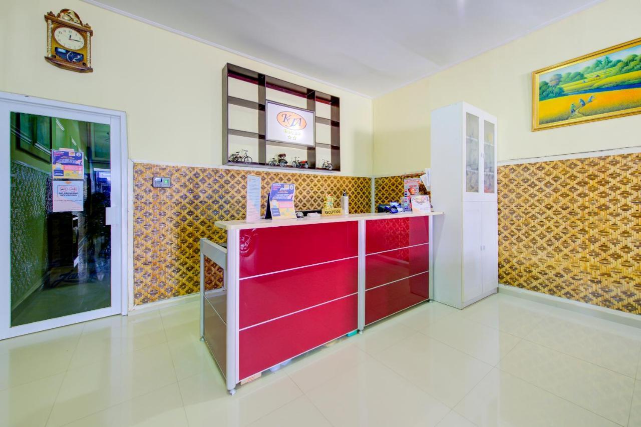 Oyo 3791 Hotel Kja Теґал Екстер'єр фото